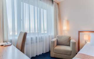 Отель Intourist Hotel Запорожье Стандартный двухместный номер с 2 отдельными кроватями-2