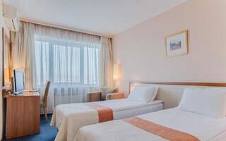 Отель Intourist Hotel Запорожье Стандартный двухместный номер с 2 отдельными кроватями-6